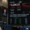 IHSG Kembali Jatuh ke Level 6.200 Meski Sempat Dibuka Menguat