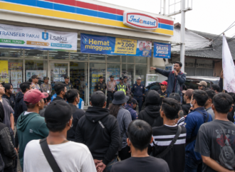 Gerai Indomaret Digunjing Massa Usai Muncul Dugaan Penggantian Upah Lembur dengan Libur