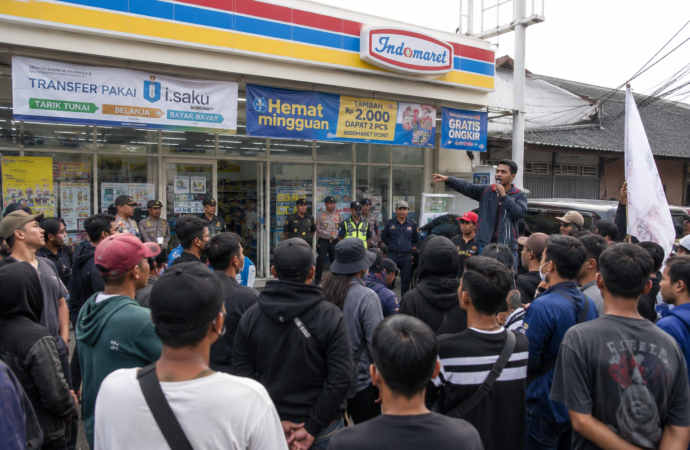 Gerai Indomaret Digunjing Massa Usai Muncul Dugaan Penggantian Upah Lembur dengan Libur