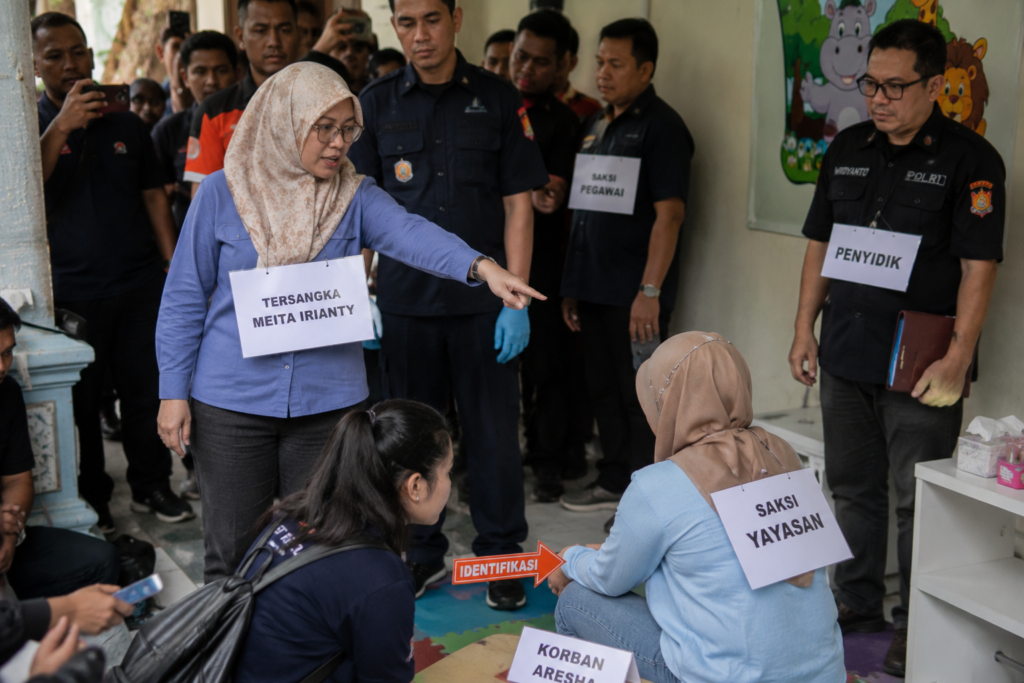 Rekonstruksi Kasus Daycare Aresha Perlihatkan Dugaan Perintah Pengikatan Anak dari Ketua Yayasan