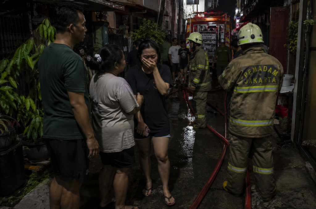 Rumah di Kebayoran Baru Terbakar Dini Hari, 15 Mobil Damkar Dikerahkan