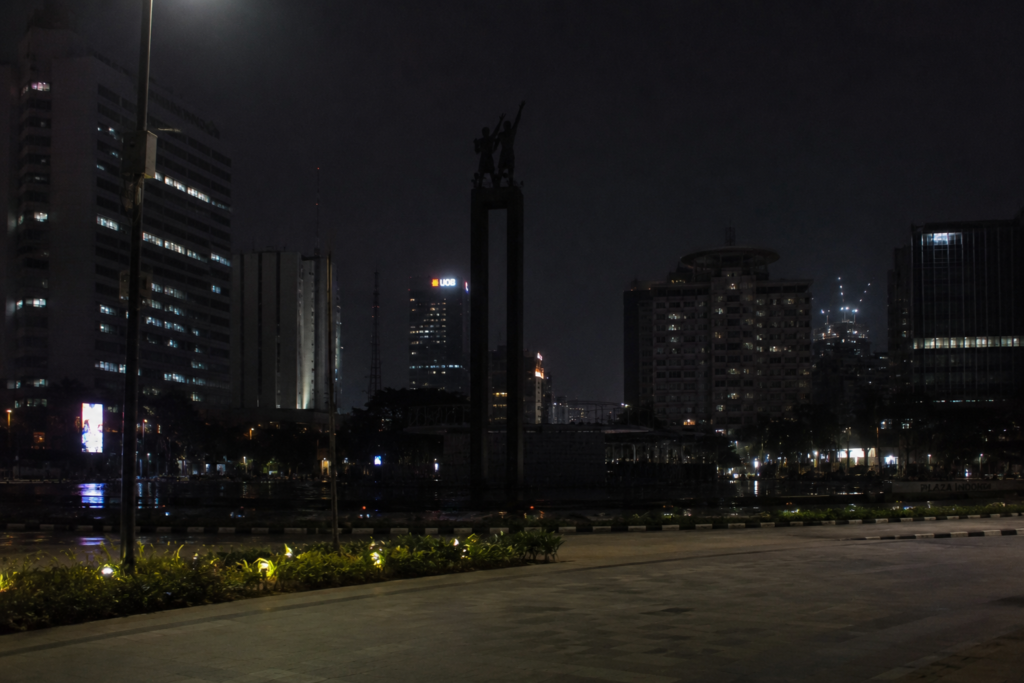 Lampu Monas hingga Bundaran HI Dipadamkan, Jakarta Hemat Listrik Rp108 Juta