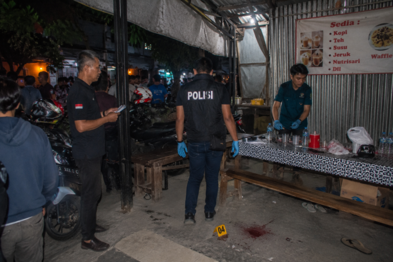 Cemburu Berujung Tragis, Pria di Kalteng Bakar Mantan Istri Saat Berjualan di Angkringan