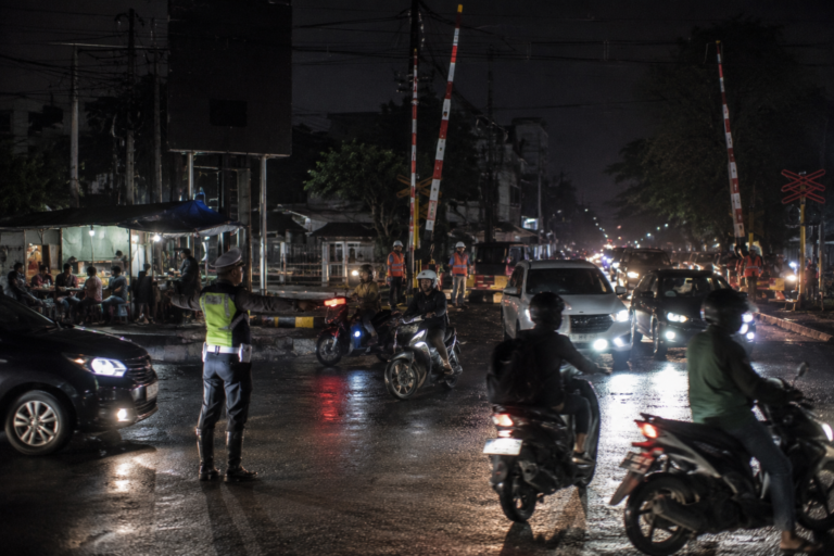 Listrik Padam di Surabaya, Arus Lalu Lintas dan Perlintasan Kereta Terganggu