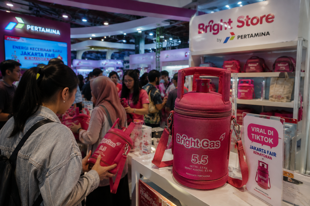 Pertamina Gandeng UMKM di Jakarta Fair 2026, Tas Bright Gas Viral Dongkrak Penjualan