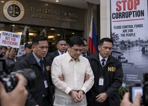 Sepupu Presiden Filipina Didakwa Korupsi Dana Banjir 