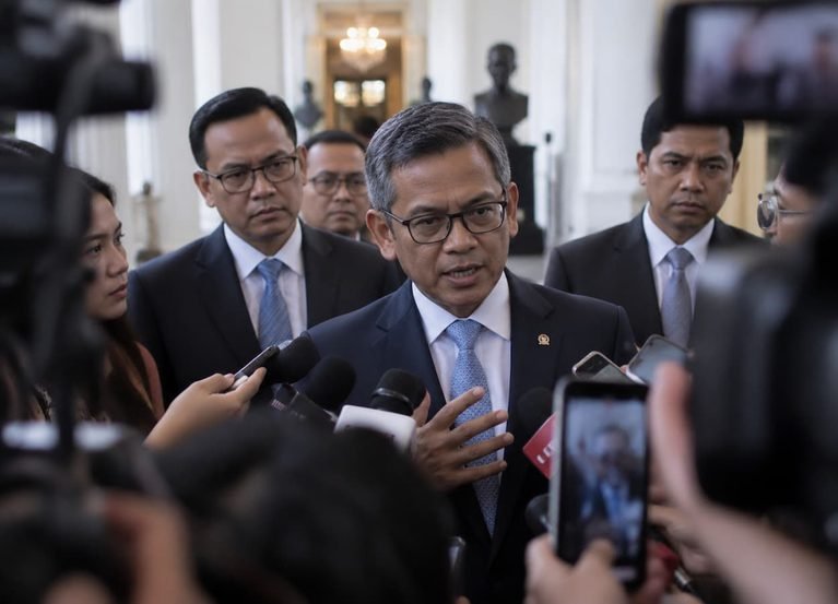 Pernyataan Suahasil Terkait Dengan Pencopotan Purbaya