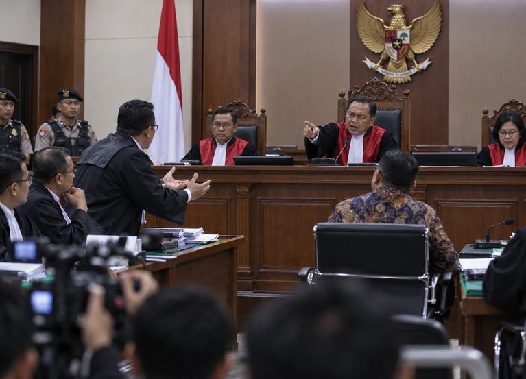 Sidang Kasus Bea Cukai Memanas